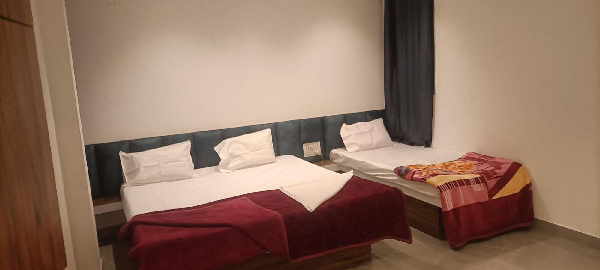 Akalkot Maharaja Guest House Nashikkar מראה חיצוני תמונה