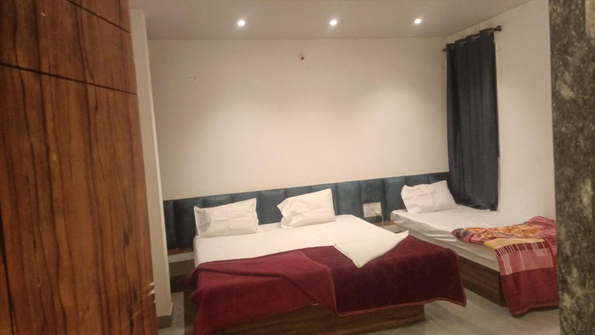 Akalkot Maharaja Guest House Nashikkar מראה חיצוני תמונה